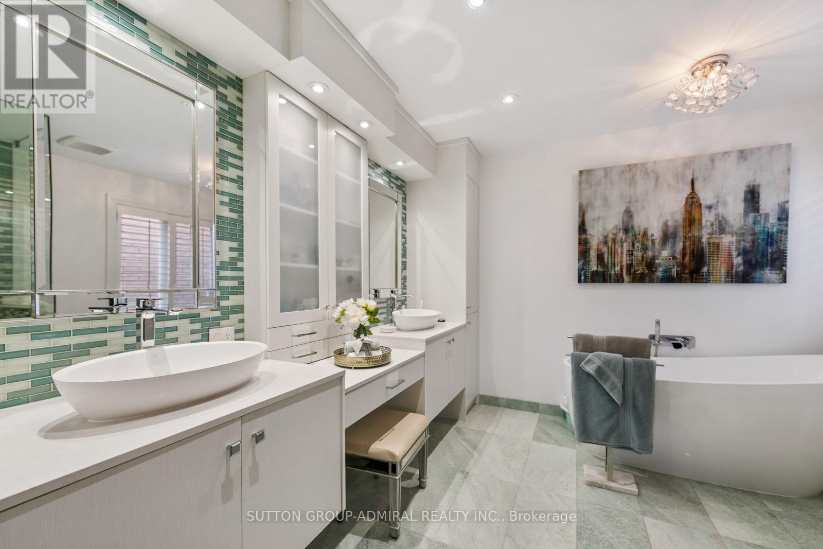 












90 SUMMERIDGE DRIVE

,
Vaughan (Patterson),




Ontario
L4J8S1

