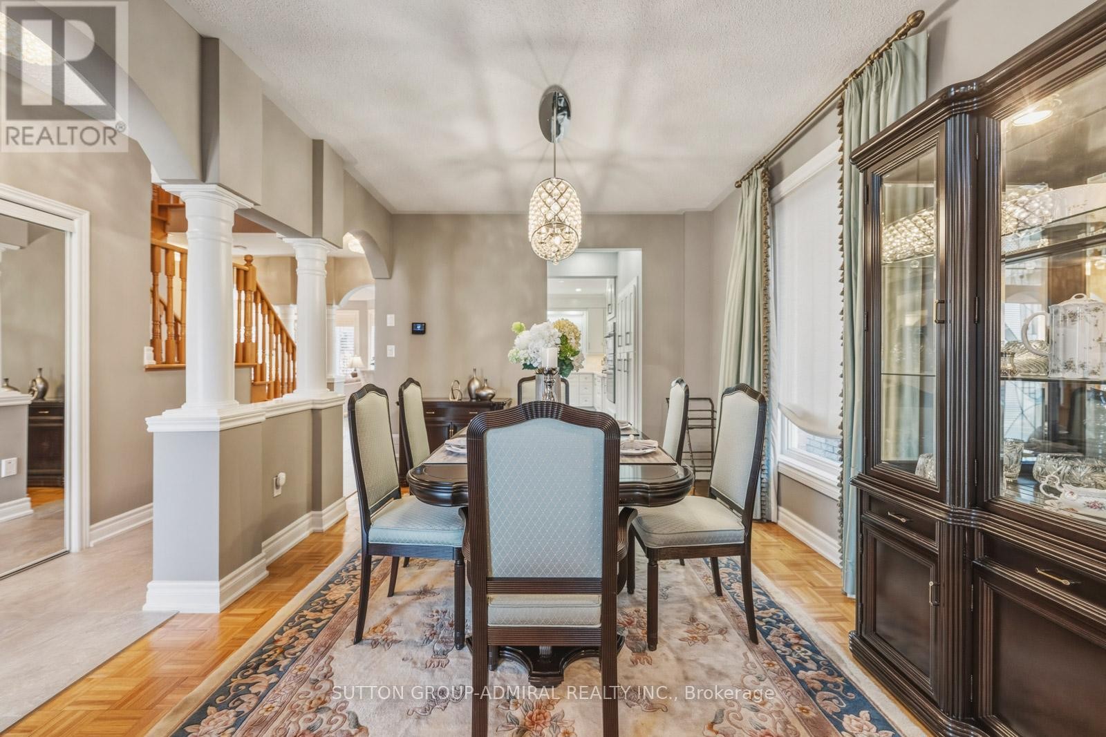 












90 SUMMERIDGE DRIVE

,
Vaughan (Patterson),




Ontario
L4J8S1

