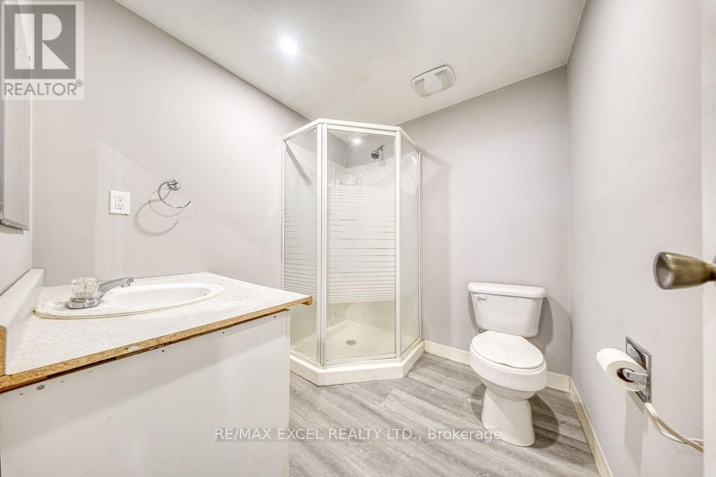 












106 UPTON CRESCENT

,
Markham (Milliken Mills West),




Ontario
L3R3T4

