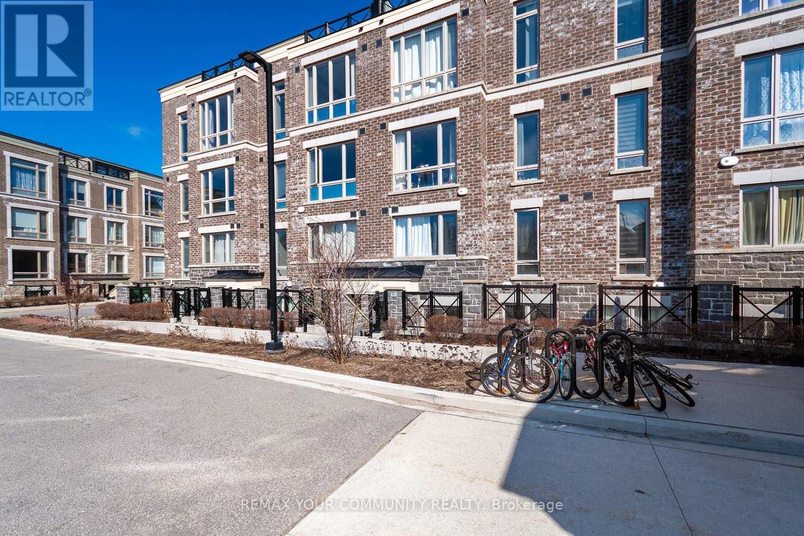 












2909 - 15 WESTMEATH LANE

,
Markham (Cornell),




Ontario
L6B1N5

