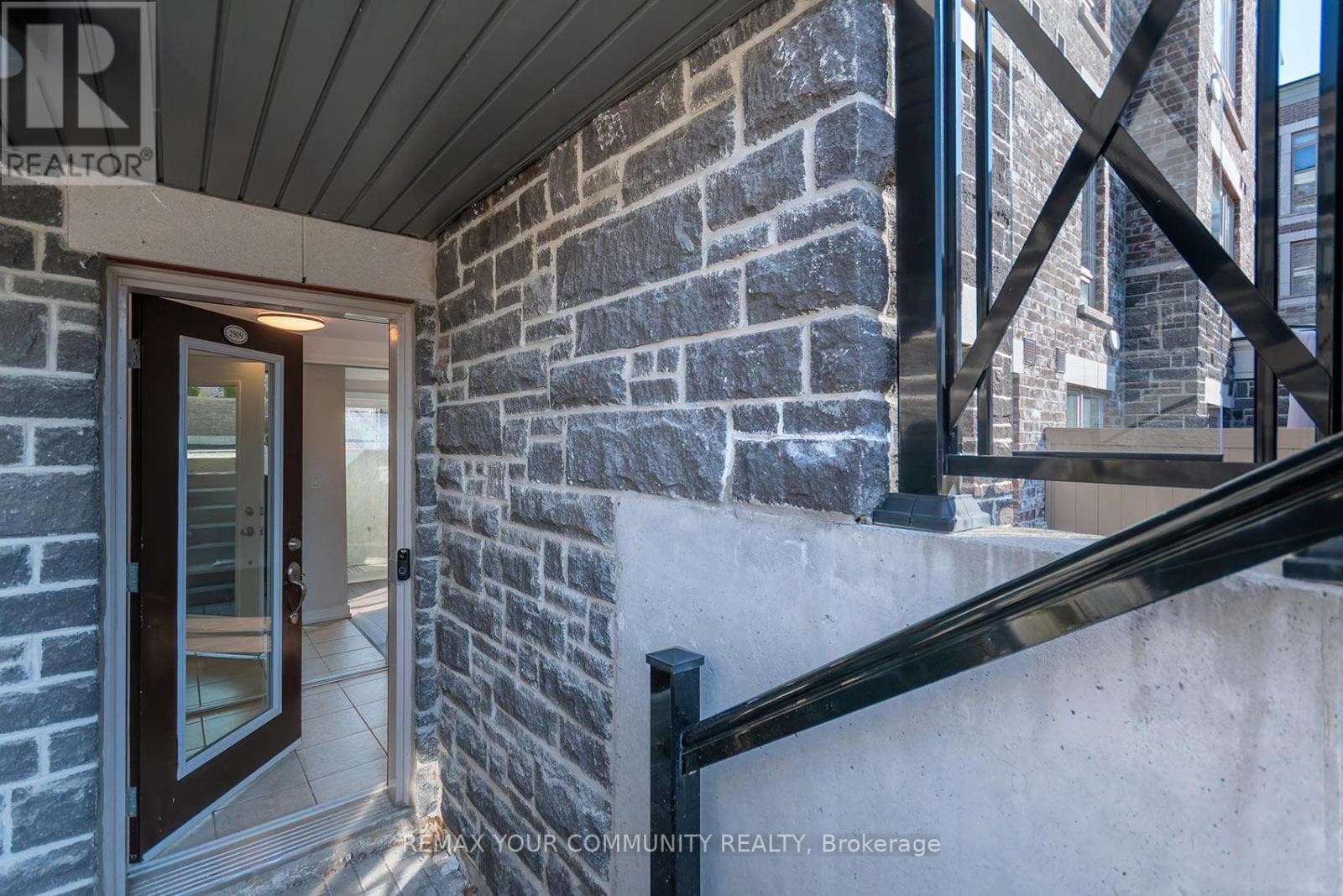 












2909 - 15 WESTMEATH LANE

,
Markham (Cornell),




Ontario
L6B1N5

