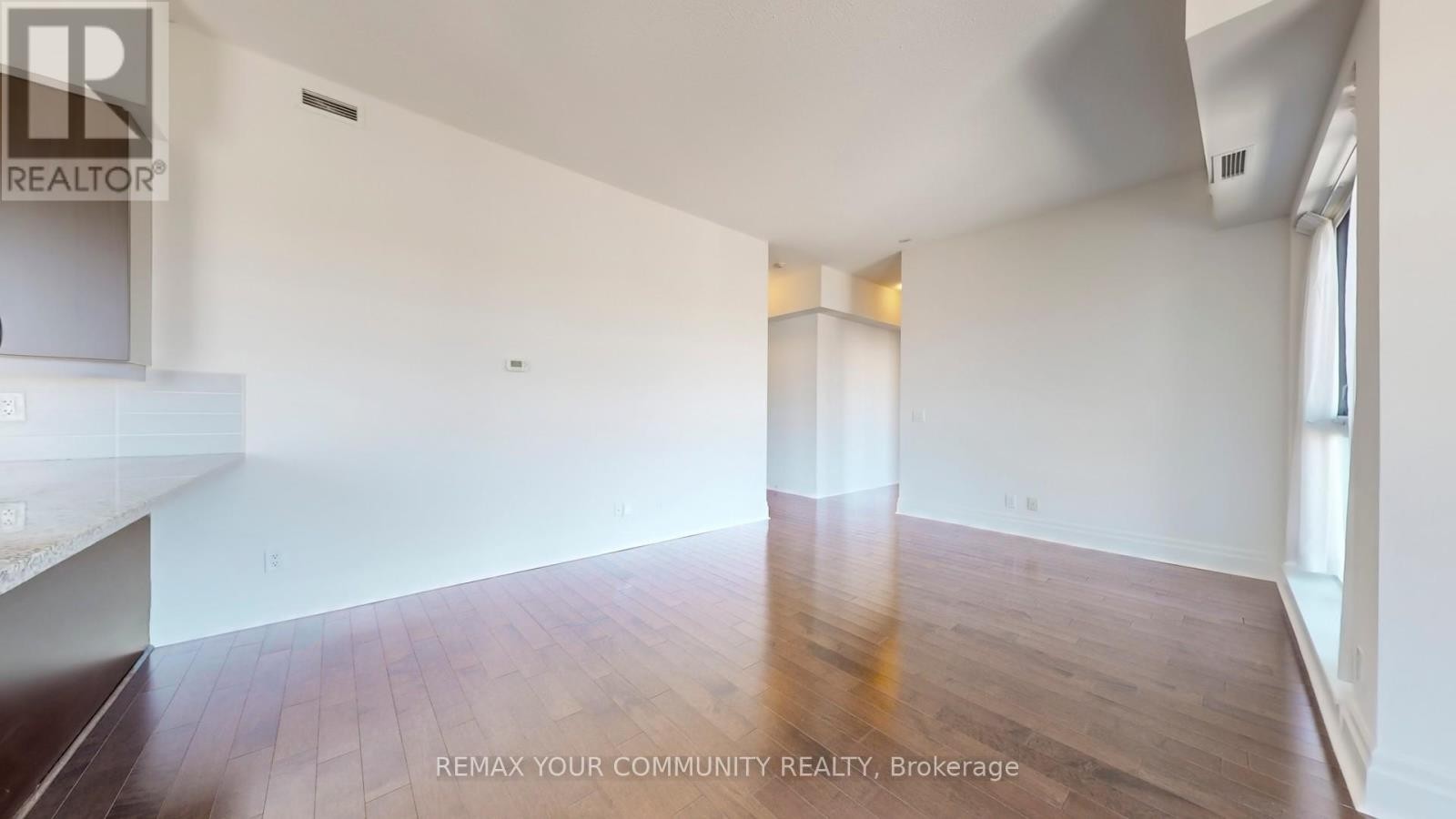












703 - 21 UPPER DUKE CRESCENT

,
Markham (Unionville),




Ontario
L6G0B7

