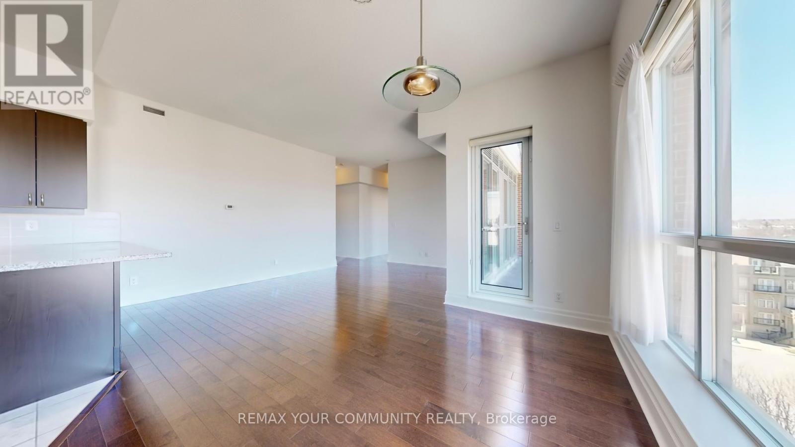 












703 - 21 UPPER DUKE CRESCENT

,
Markham (Unionville),




Ontario
L6G0B7

