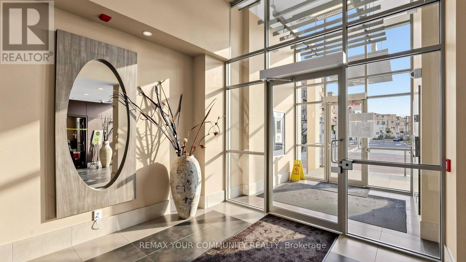 












703 - 21 UPPER DUKE CRESCENT

,
Markham (Unionville),




Ontario
L6G0B7

