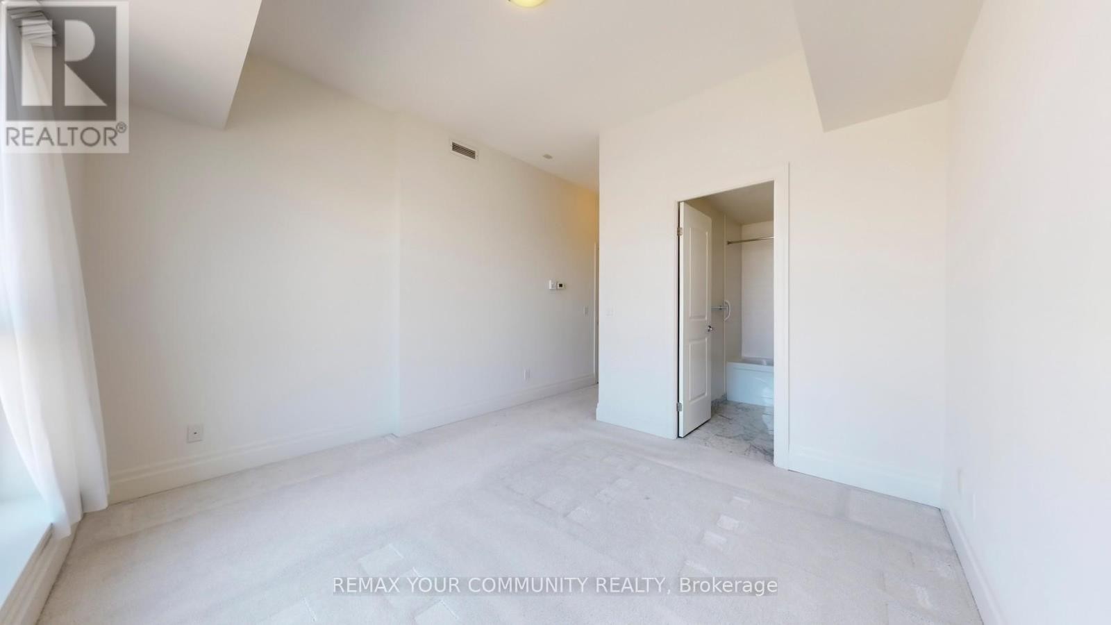 












703 - 21 UPPER DUKE CRESCENT

,
Markham (Unionville),




Ontario
L6G0B7


