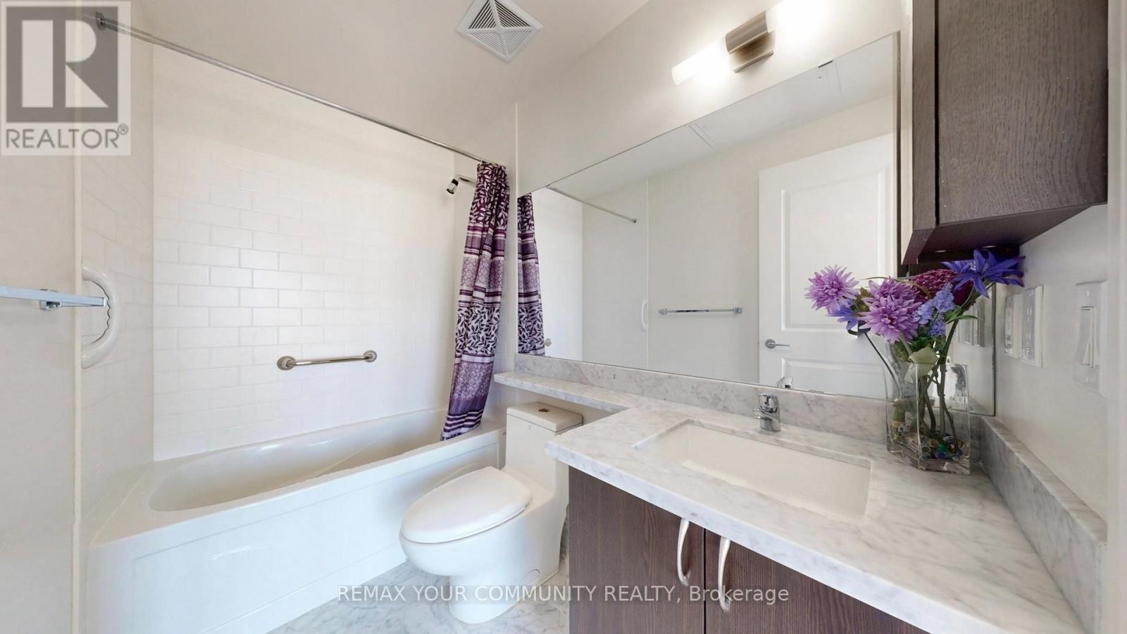 












703 - 21 UPPER DUKE CRESCENT

,
Markham (Unionville),




Ontario
L6G0B7

