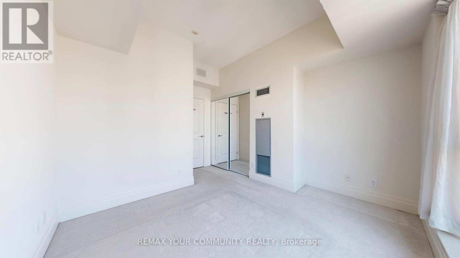 












703 - 21 UPPER DUKE CRESCENT

,
Markham (Unionville),




Ontario
L6G0B7


