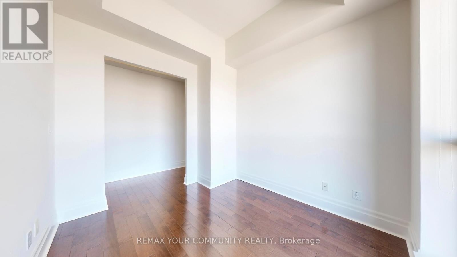 












703 - 21 UPPER DUKE CRESCENT

,
Markham (Unionville),




Ontario
L6G0B7

