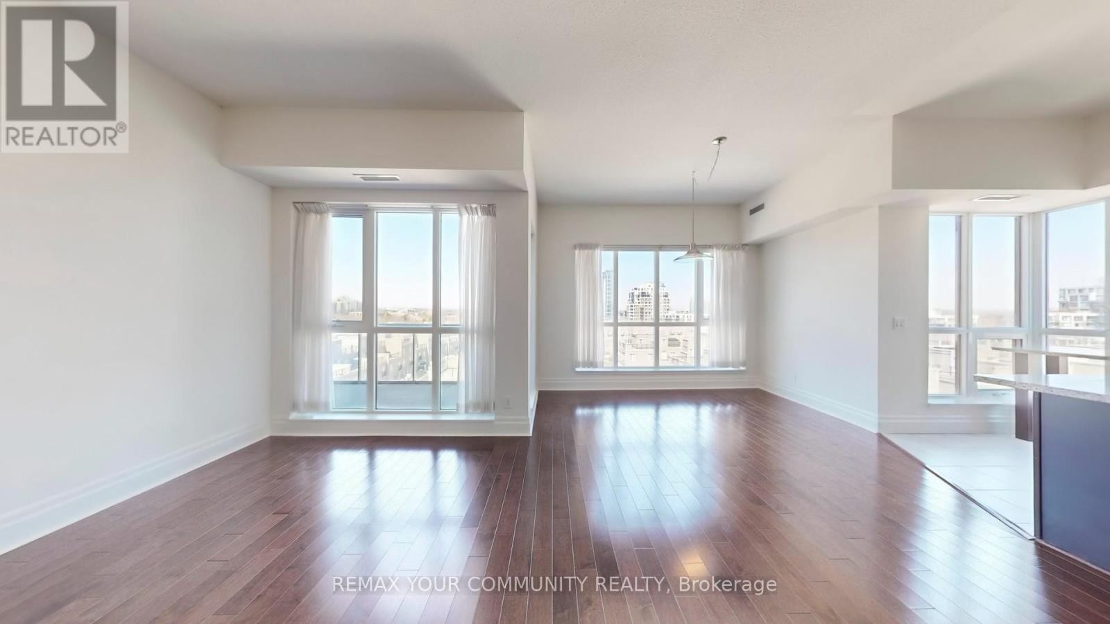 












703 - 21 UPPER DUKE CRESCENT

,
Markham (Unionville),




Ontario
L6G0B7


