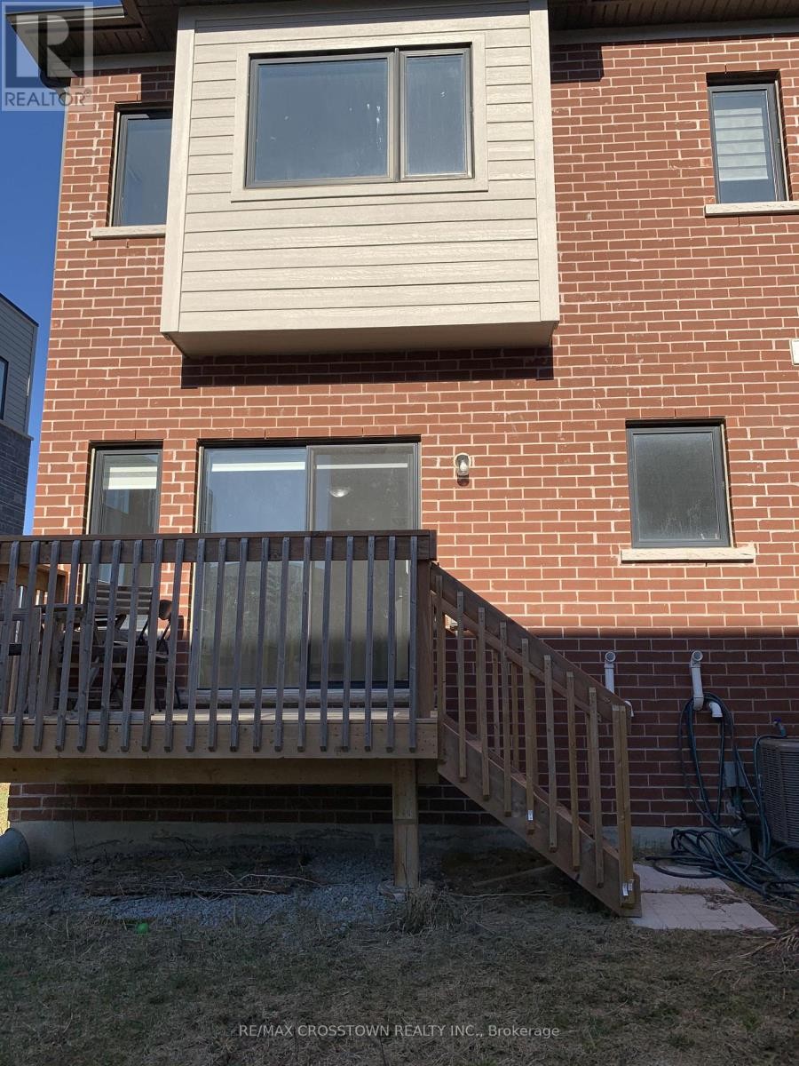 












179 WILLIAM BOOTH AVENUE

,
Newmarket (Woodland Hill),




Ontario
L3Y4V9

