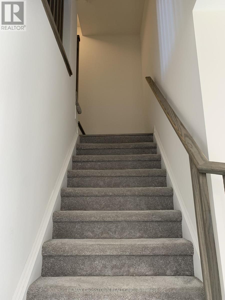 












179 WILLIAM BOOTH AVENUE

,
Newmarket (Woodland Hill),




Ontario
L3Y4V9

