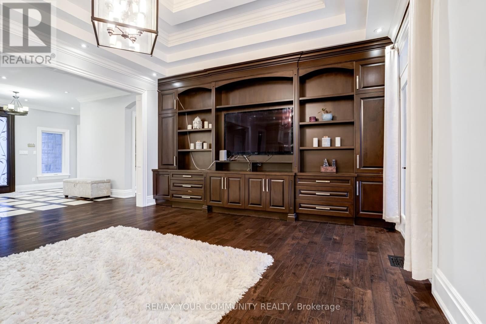 












20111 BATHURST STREET E

,
East Gwillimbury (Holland Landing),




Ontario
L9N1N3

