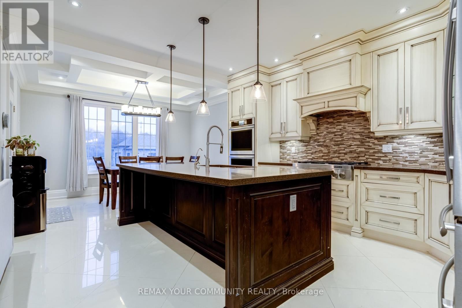 












20111 BATHURST STREET E

,
East Gwillimbury (Holland Landing),




Ontario
L9N1N3

