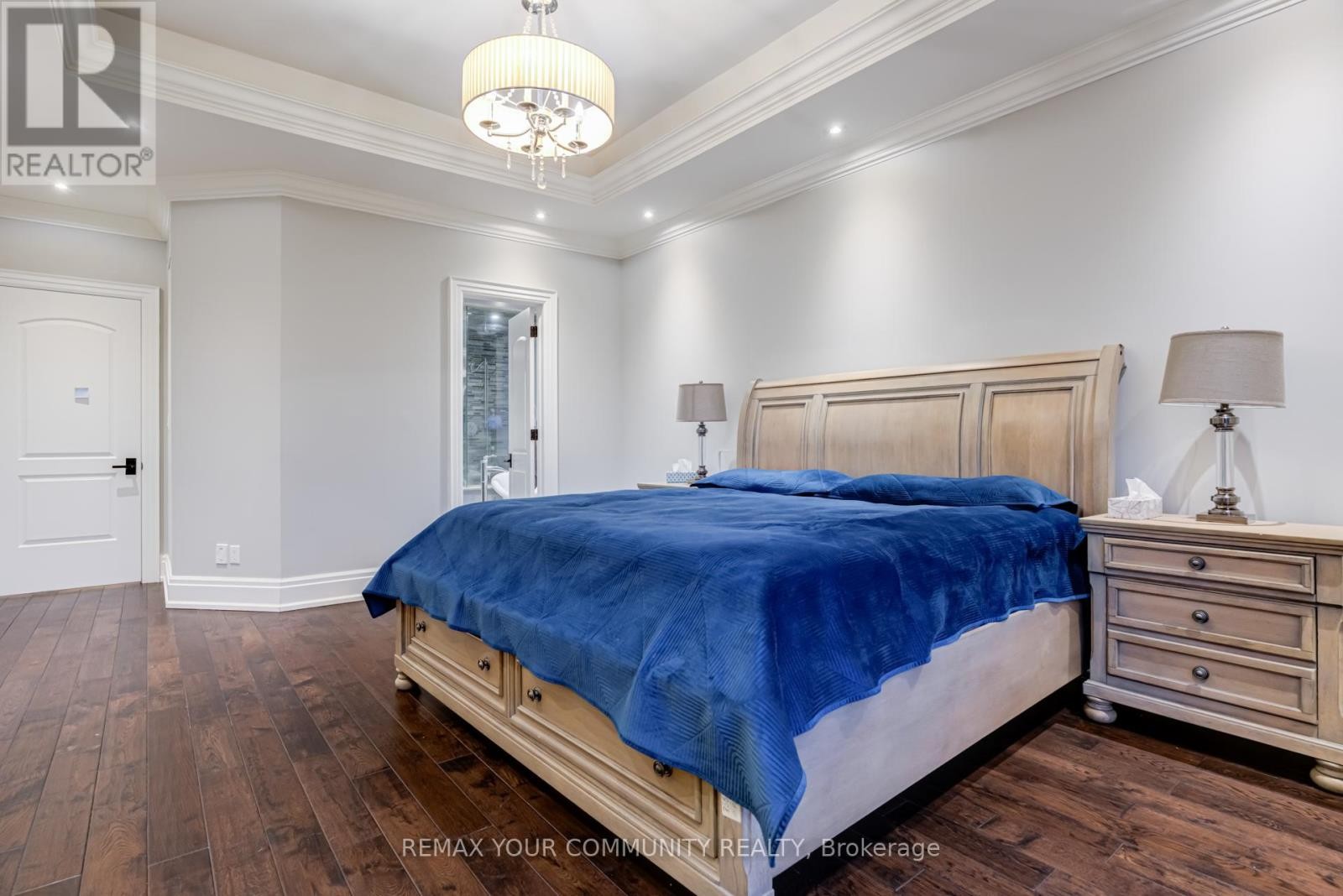 












20111 BATHURST STREET E

,
East Gwillimbury (Holland Landing),




Ontario
L9N1N3

