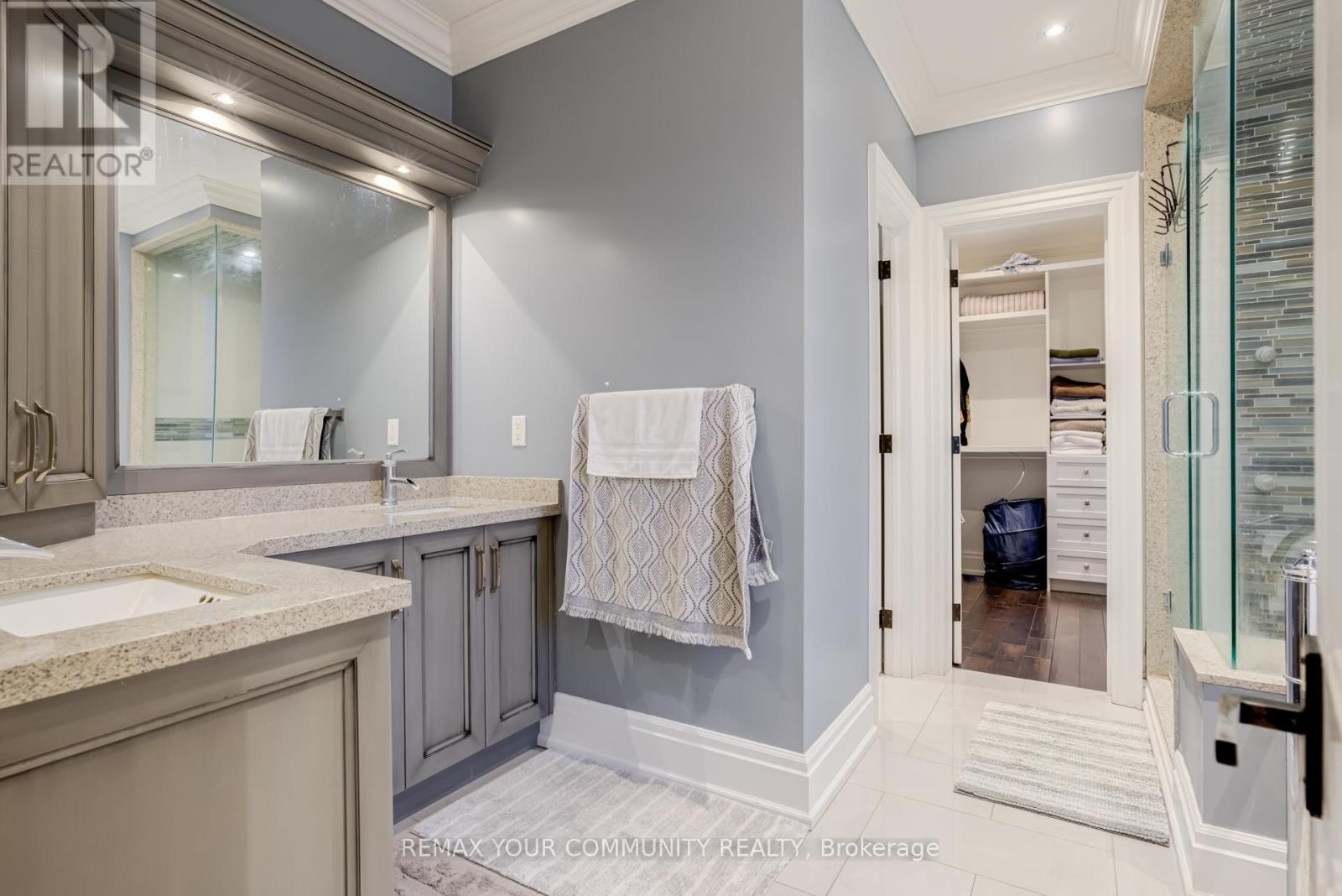 












20111 BATHURST STREET E

,
East Gwillimbury (Holland Landing),




Ontario
L9N1N3

