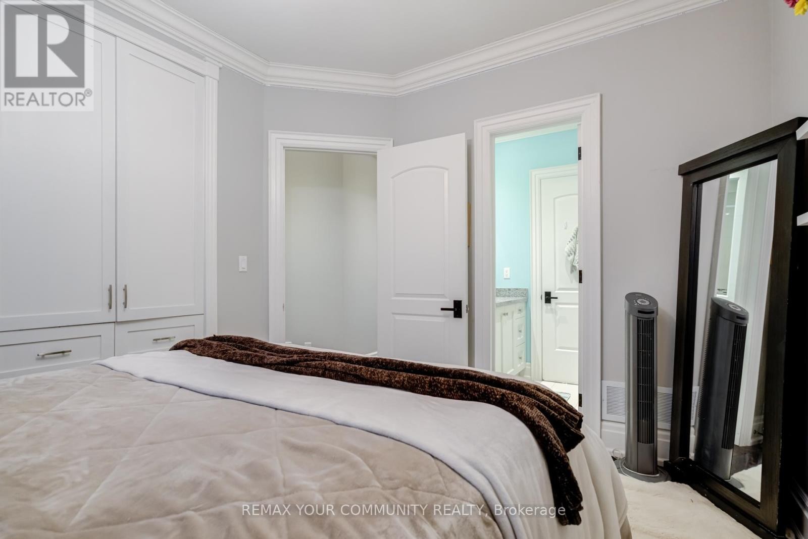 












20111 BATHURST STREET E

,
East Gwillimbury (Holland Landing),




Ontario
L9N1N3

