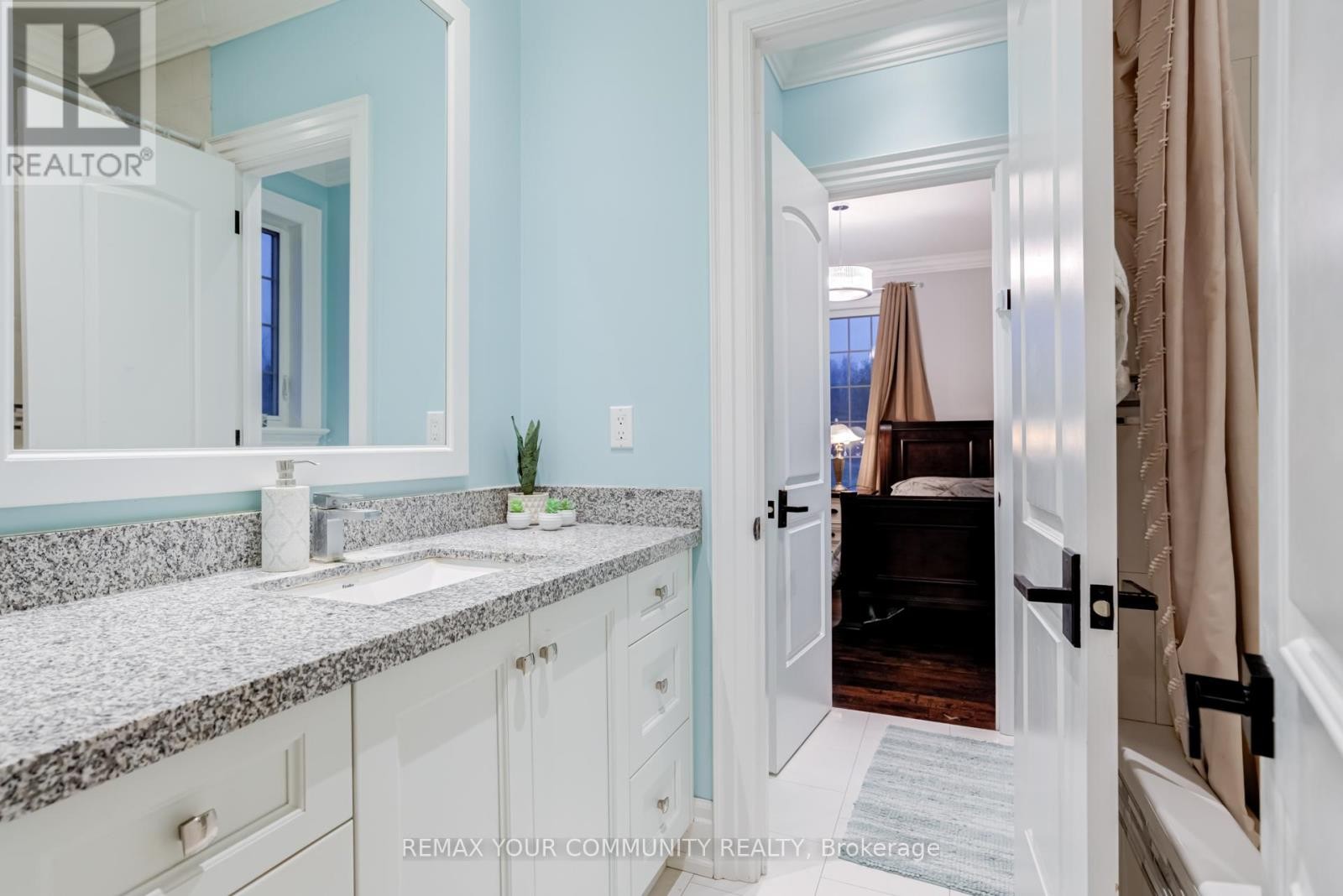 












20111 BATHURST STREET E

,
East Gwillimbury (Holland Landing),




Ontario
L9N1N3

