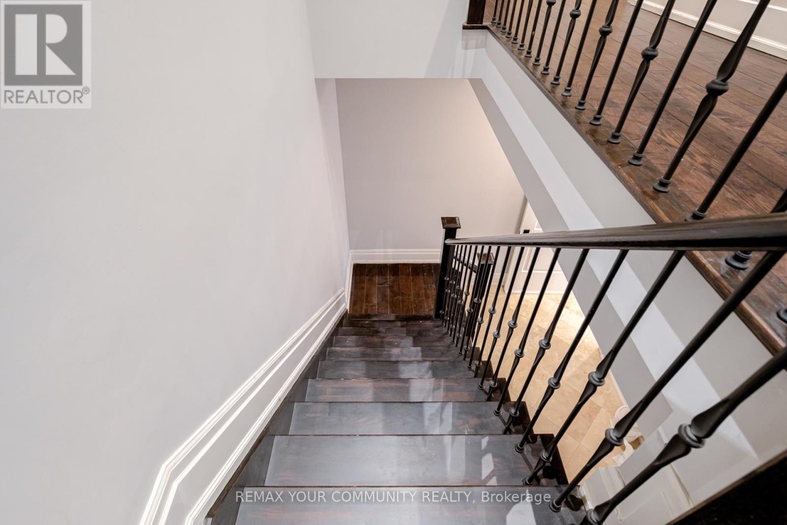 












20111 BATHURST STREET E

,
East Gwillimbury (Holland Landing),




Ontario
L9N1N3


