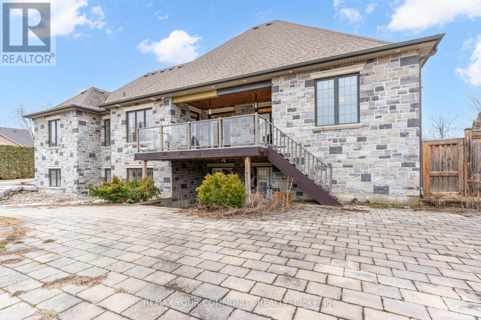 












20111 BATHURST STREET E

,
East Gwillimbury (Holland Landing),




Ontario
L9N1N3

