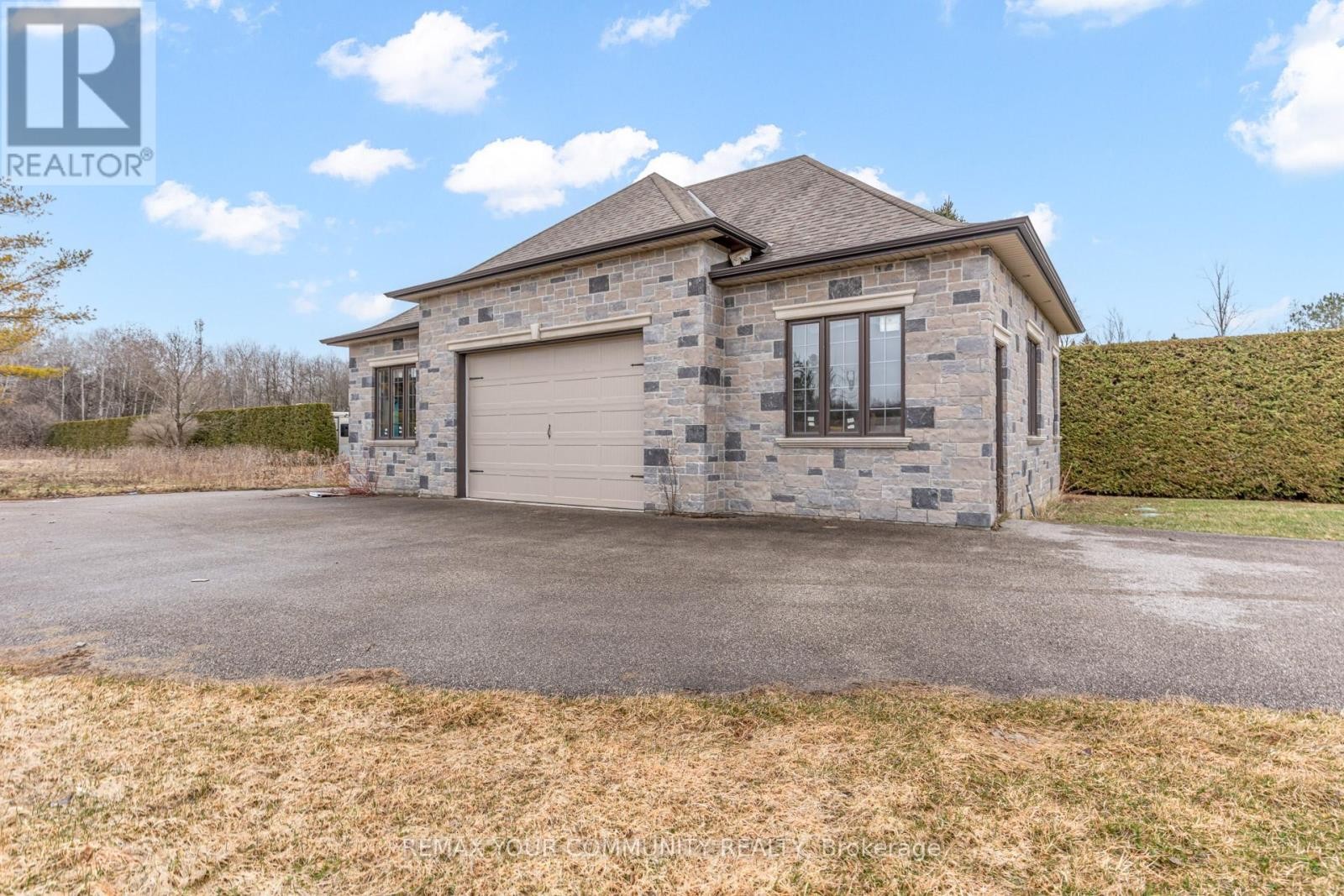 












20111 BATHURST STREET E

,
East Gwillimbury (Holland Landing),




Ontario
L9N1N3

