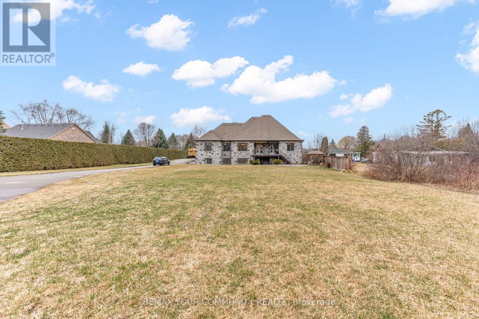 












20111 BATHURST STREET E

,
East Gwillimbury (Holland Landing),




Ontario
L9N1N3

