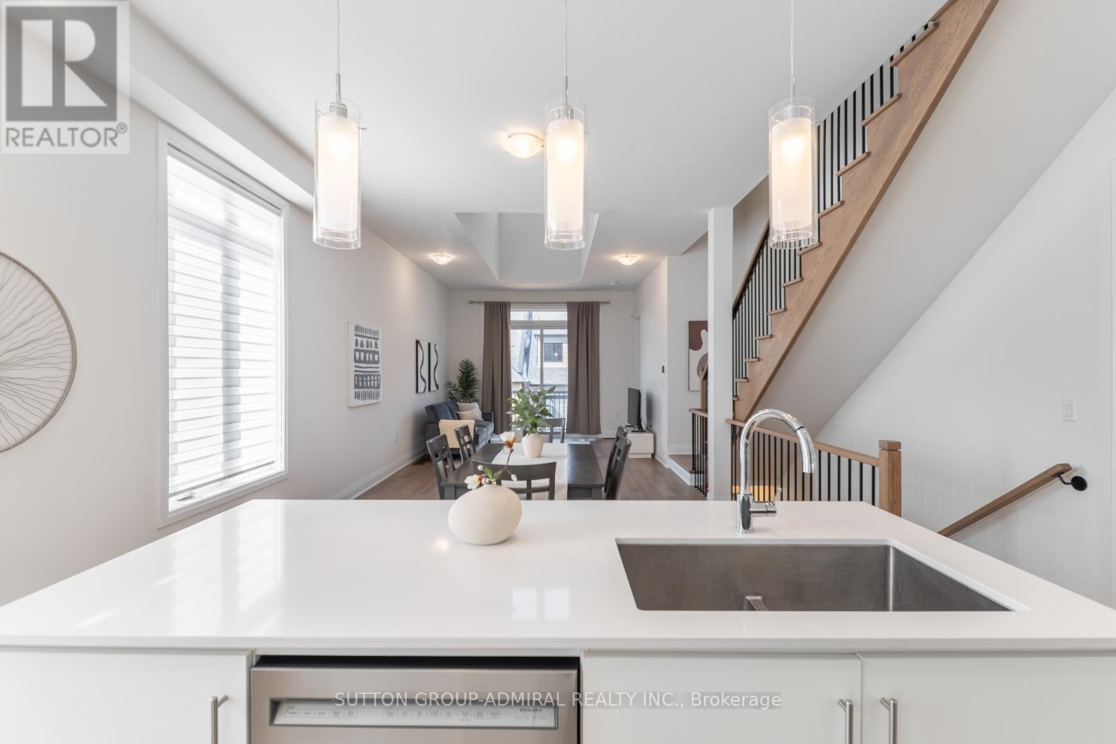 












2 LOIS TORRANCE TRAIL

,
Uxbridge,




Ontario
L9P0R9

