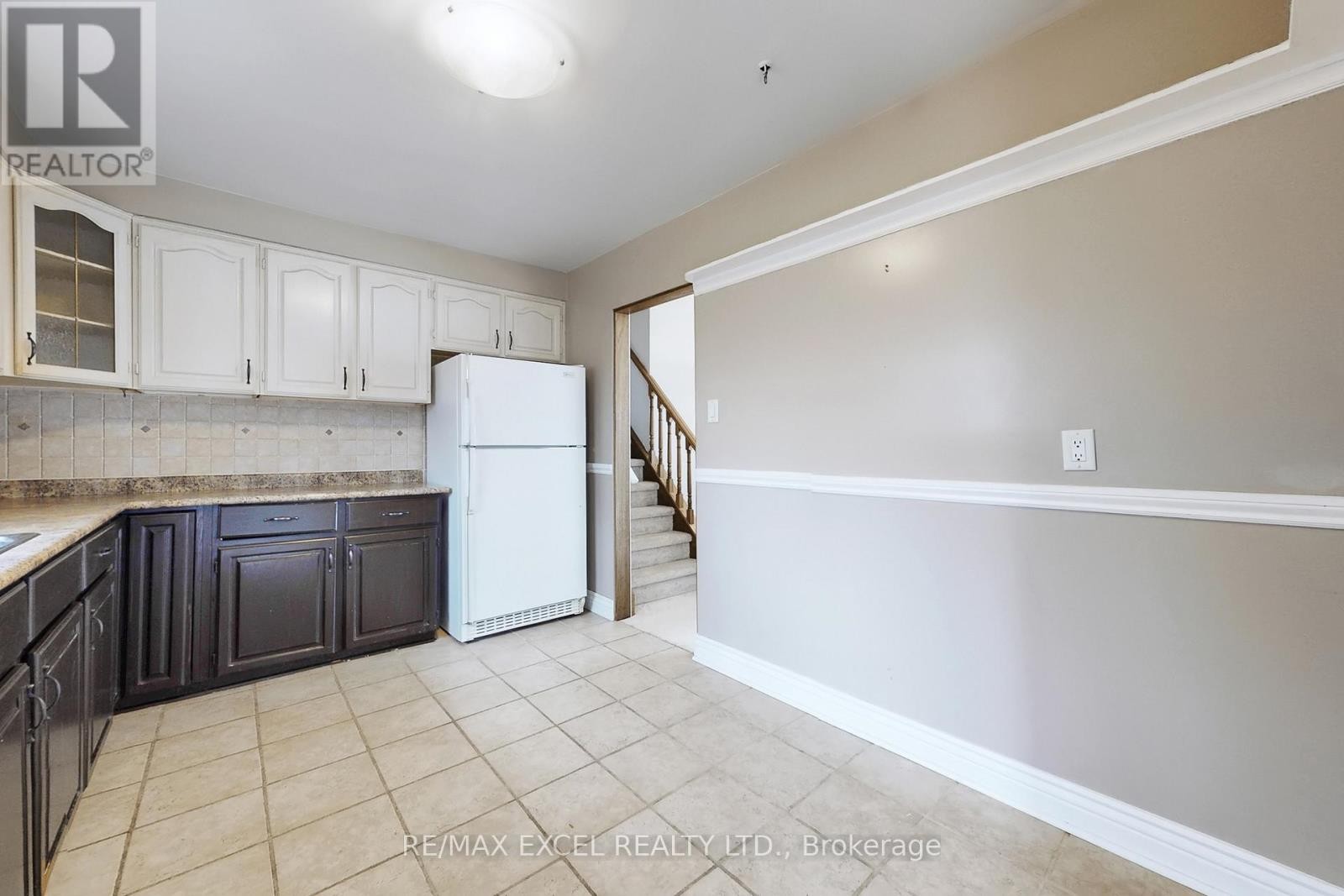 












835 LEGGE COURT

,
Newmarket (Gorham-College Manor),




Ontario
L3Y3J1

