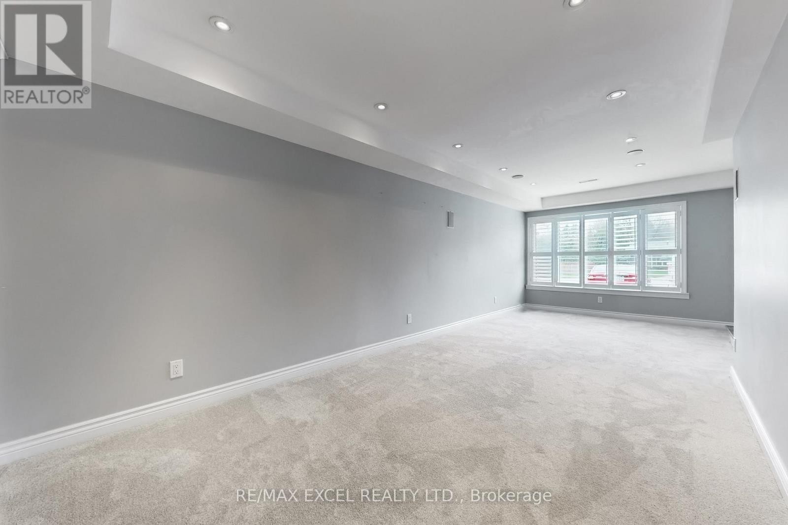 












835 LEGGE COURT

,
Newmarket (Gorham-College Manor),




Ontario
L3Y3J1

