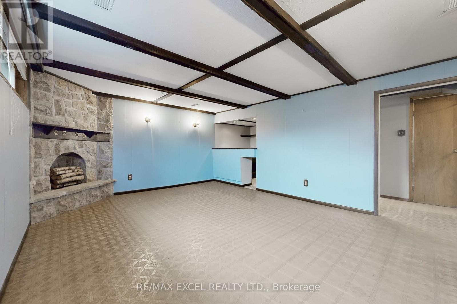 












835 LEGGE COURT

,
Newmarket (Gorham-College Manor),




Ontario
L3Y3J1

