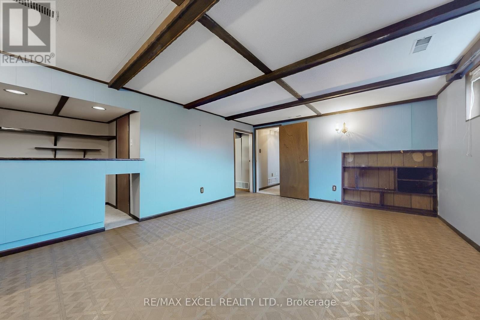 












835 LEGGE COURT

,
Newmarket (Gorham-College Manor),




Ontario
L3Y3J1

