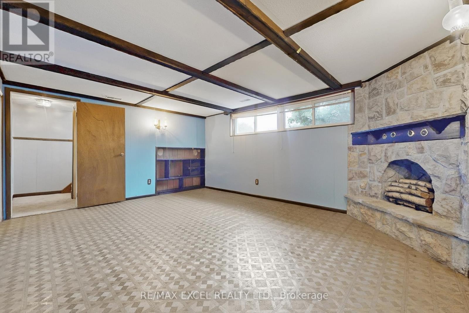 












835 LEGGE COURT

,
Newmarket (Gorham-College Manor),




Ontario
L3Y3J1

