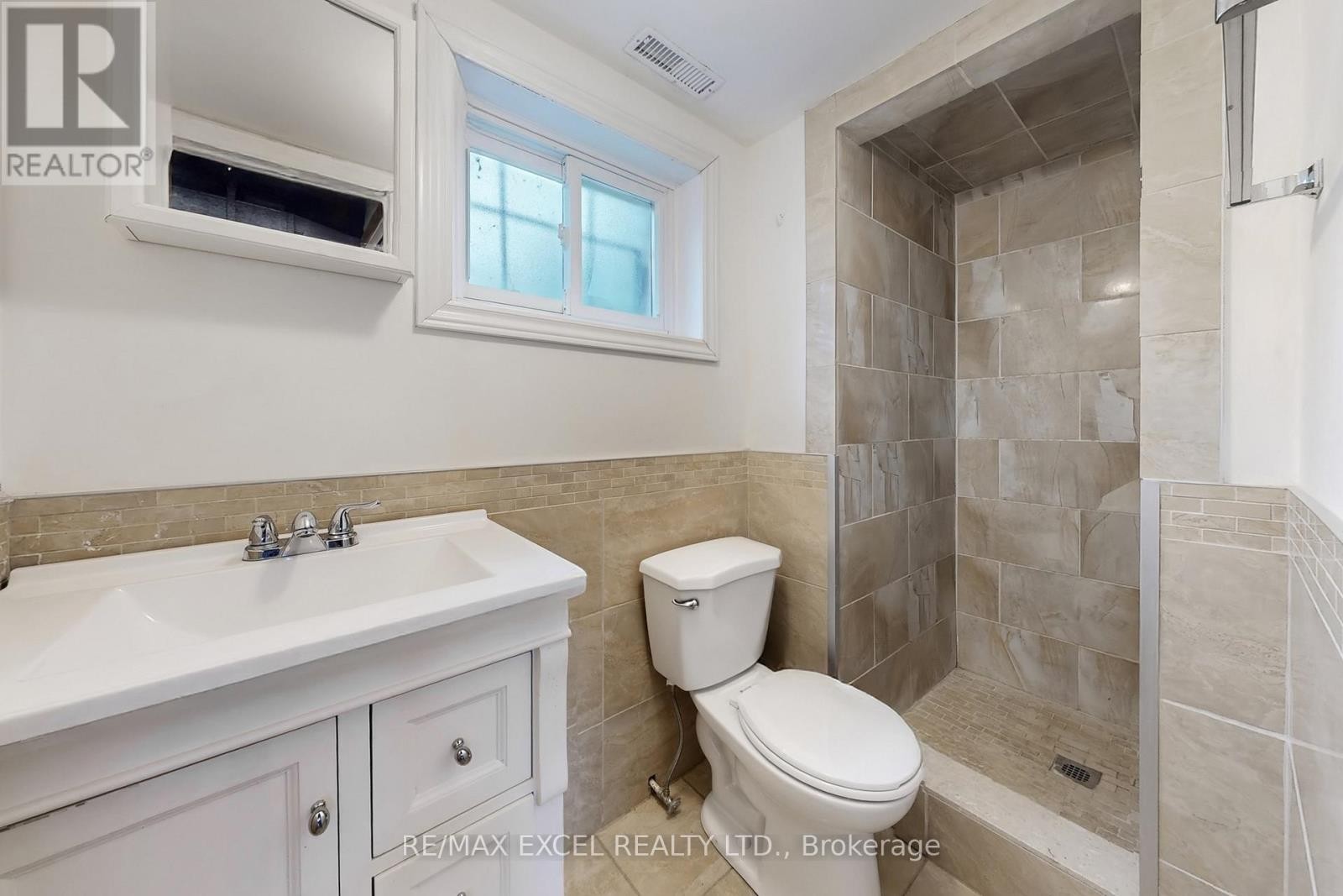 












835 LEGGE COURT

,
Newmarket (Gorham-College Manor),




Ontario
L3Y3J1

