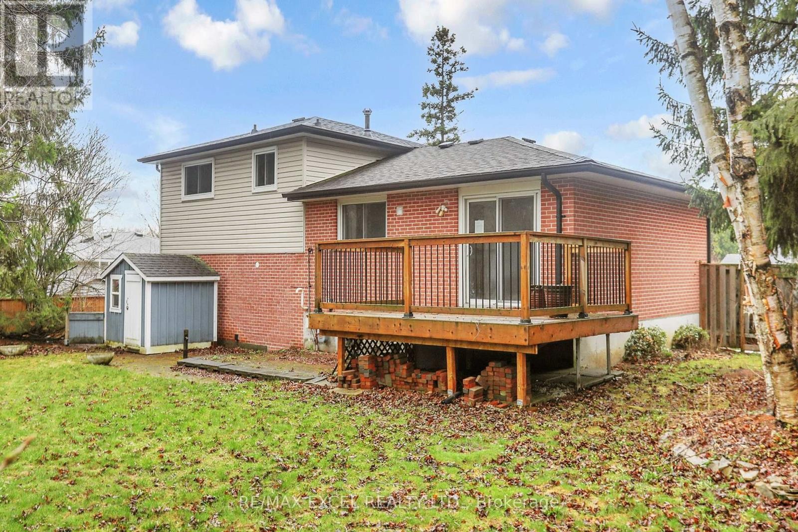 












835 LEGGE COURT

,
Newmarket (Gorham-College Manor),




Ontario
L3Y3J1

