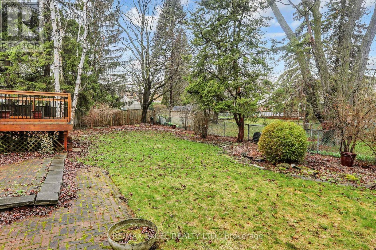 












835 LEGGE COURT

,
Newmarket (Gorham-College Manor),




Ontario
L3Y3J1

