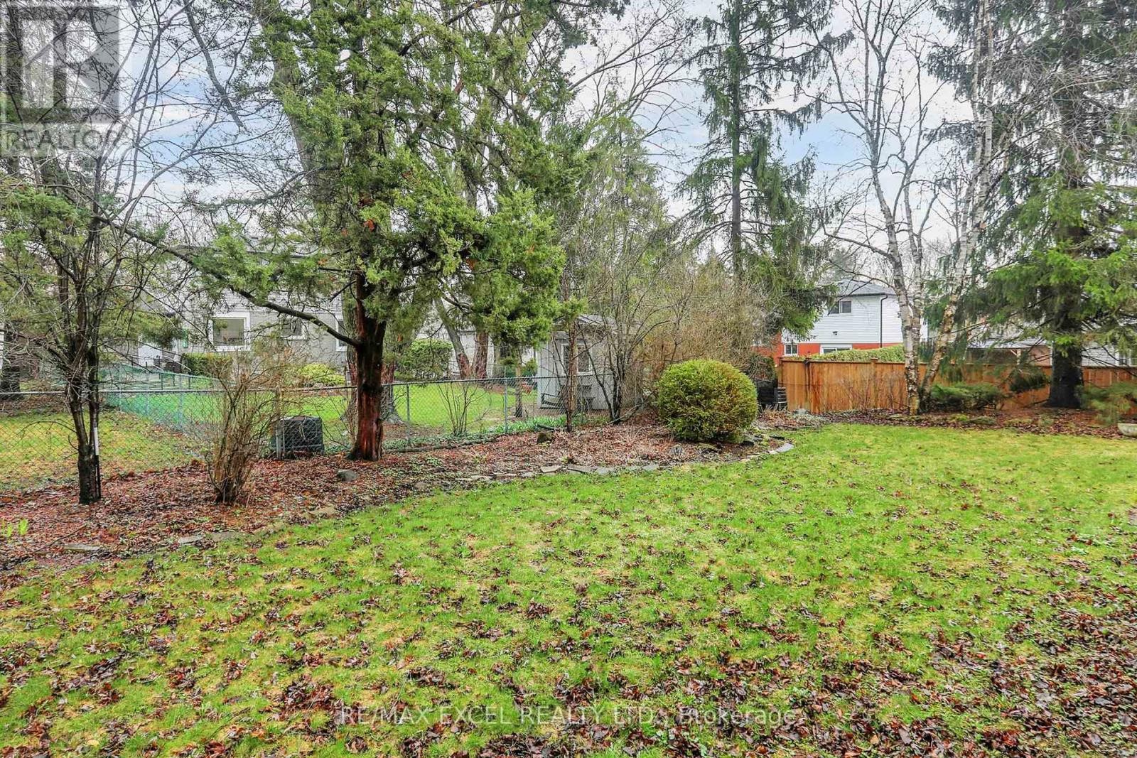 












835 LEGGE COURT

,
Newmarket (Gorham-College Manor),




Ontario
L3Y3J1

