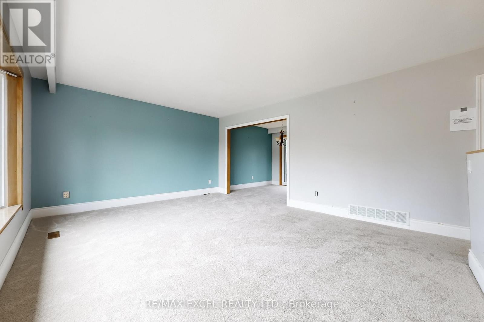 












835 LEGGE COURT

,
Newmarket (Gorham-College Manor),




Ontario
L3Y3J1

