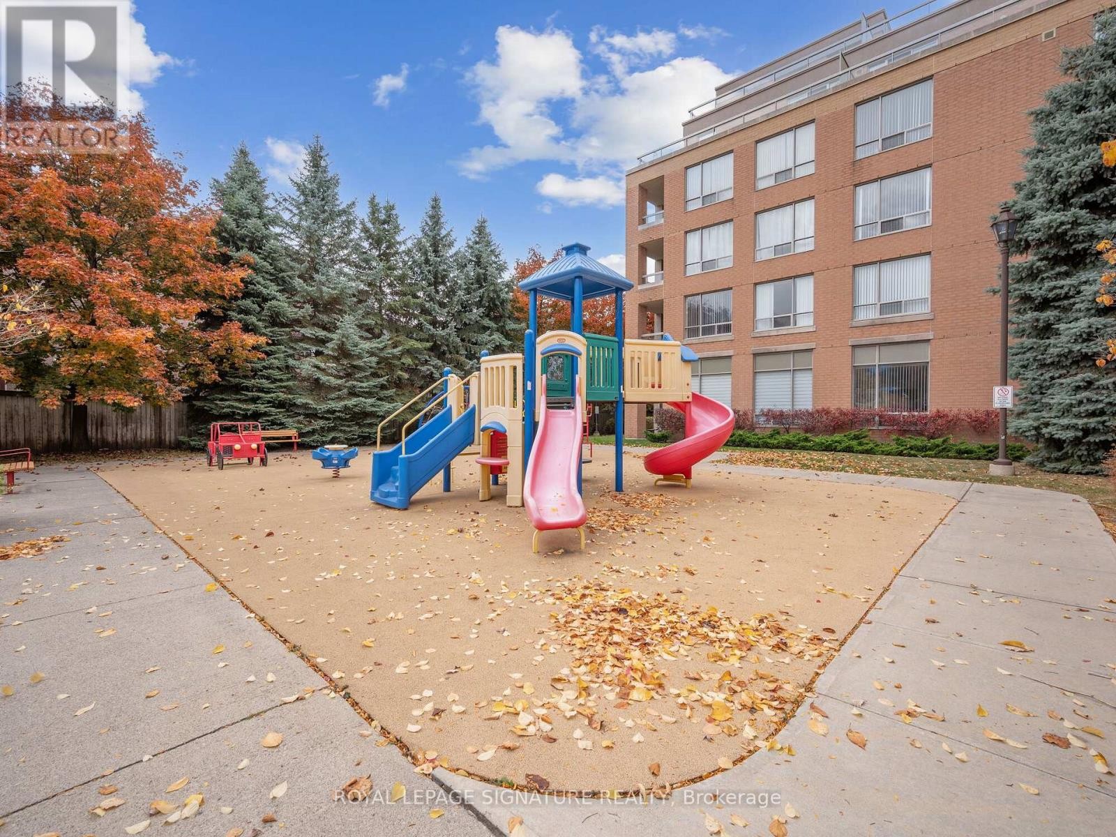 












502 - 9 NORTHERN HTS DRIVE

,
Richmond Hill (Langstaff),




Ontario
L4B4M5


