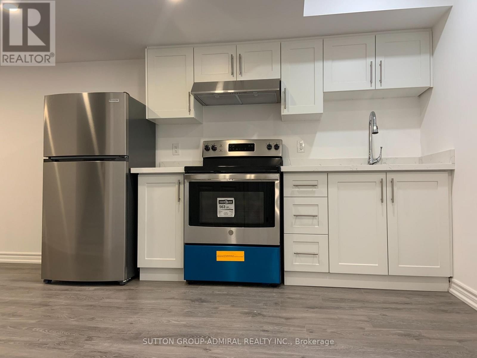 












BSMT - 68 DRIZZEL CRESCENT

,
Richmond Hill (Oak Ridges),




Ontario
L4E1G8

