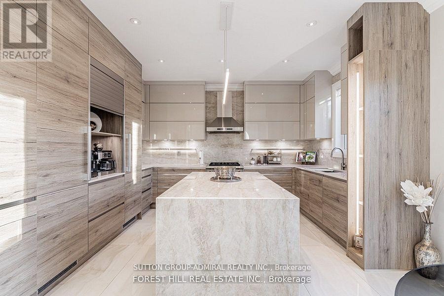 












18 WILLIAM BOWES BOULEVARD

,
Vaughan (Patterson),




Ontario
L6A4B1

