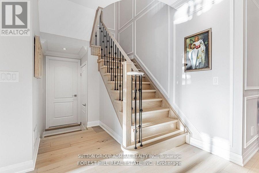 












18 WILLIAM BOWES BOULEVARD

,
Vaughan (Patterson),




Ontario
L6A4B1

