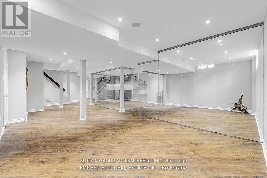 












18 WILLIAM BOWES BOULEVARD

,
Vaughan (Patterson),




Ontario
L6A4B1

