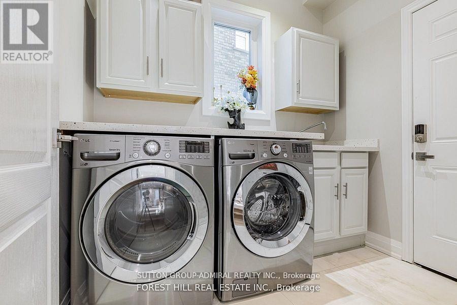












18 WILLIAM BOWES BOULEVARD

,
Vaughan (Patterson),




Ontario
L6A4B1

