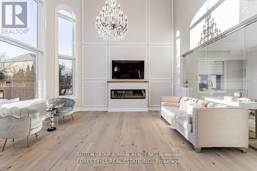 












18 WILLIAM BOWES BOULEVARD

,
Vaughan (Patterson),




Ontario
L6A4B1

