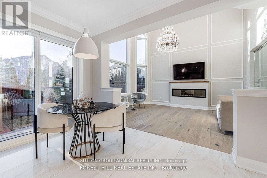 












18 WILLIAM BOWES BOULEVARD

,
Vaughan (Patterson),




Ontario
L6A4B1

