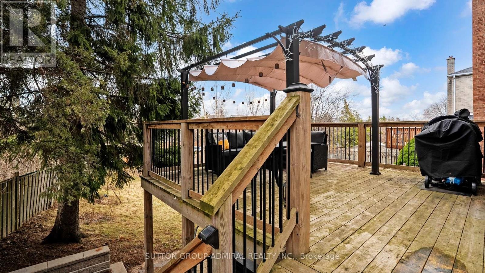 












8 COLLEEN STREET

,
Vaughan (Crestwood-Springfarm-Yorkhill),




Ontario
L4J5H1

