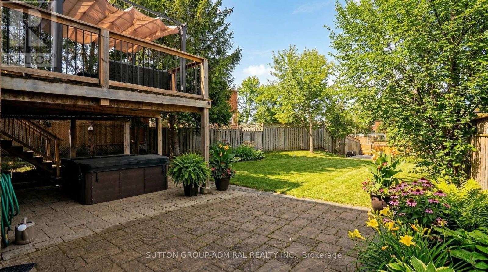 












8 COLLEEN STREET

,
Vaughan (Crestwood-Springfarm-Yorkhill),




Ontario
L4J5H1

