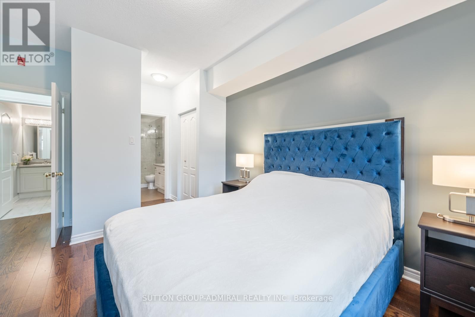 












102 - 9944 KEELE STREET

,
Vaughan (Maple),




Ontario
L6A3Z4

