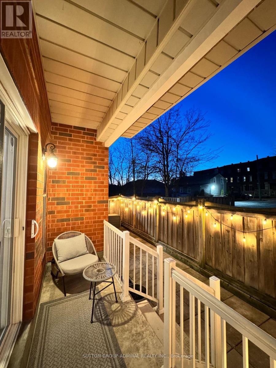 












102 - 9944 KEELE STREET

,
Vaughan (Maple),




Ontario
L6A3Z4

