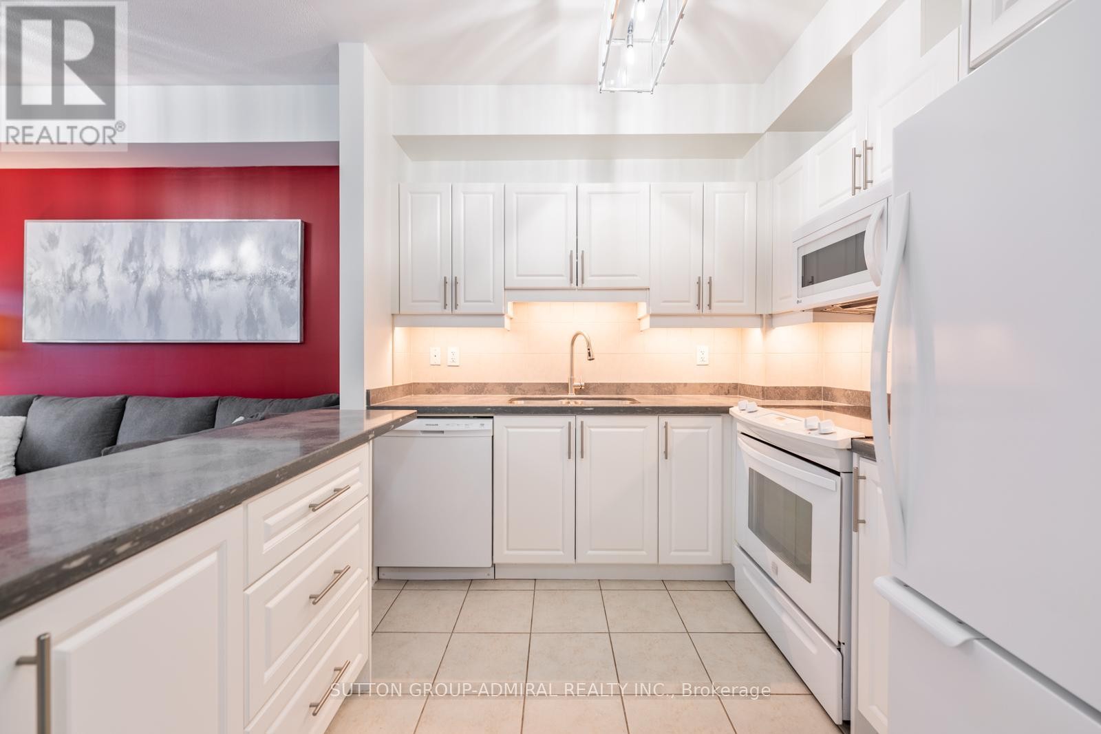












102 - 9944 KEELE STREET

,
Vaughan (Maple),




Ontario
L6A3Z4


