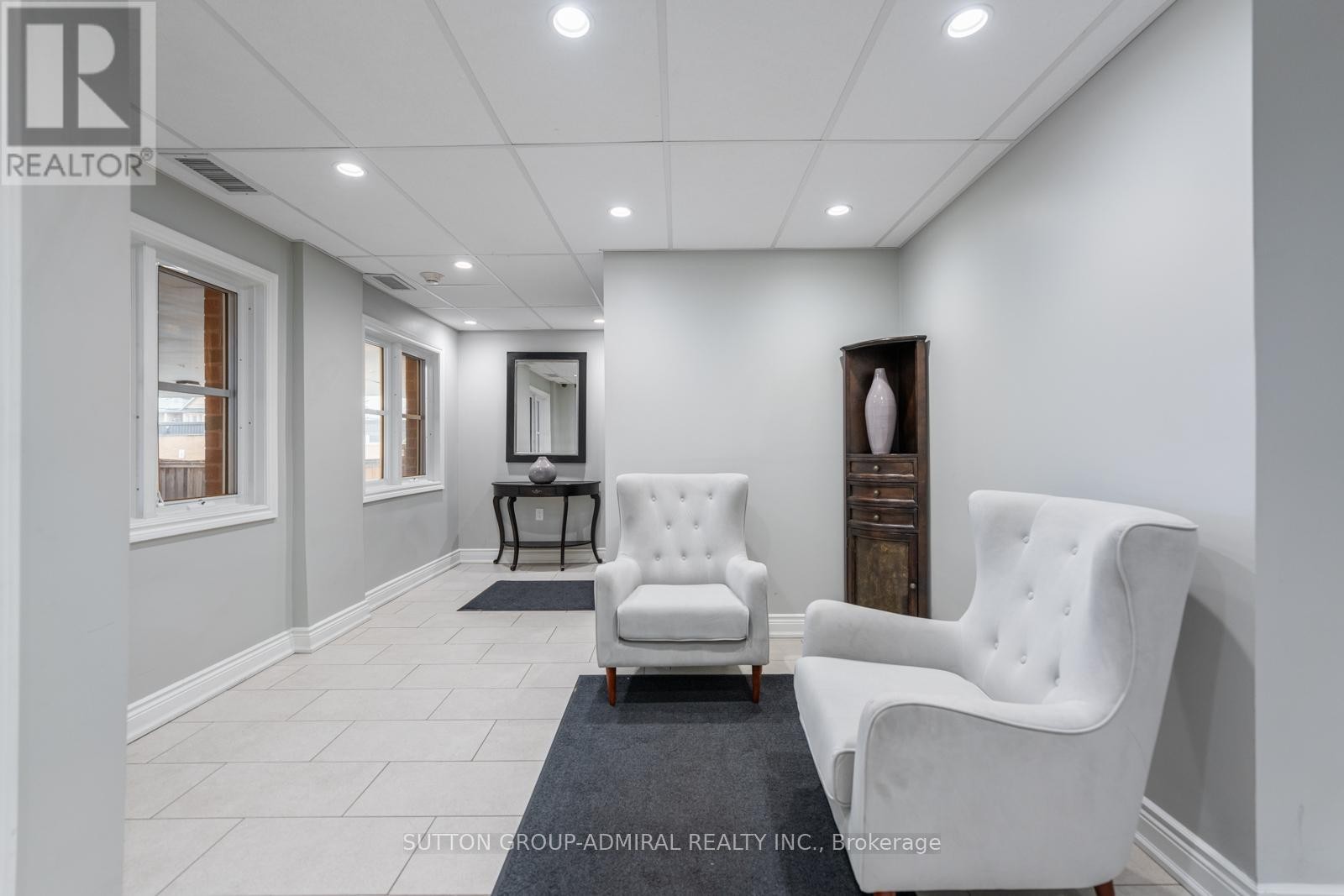 












102 - 9944 KEELE STREET

,
Vaughan (Maple),




Ontario
L6A3Z4

